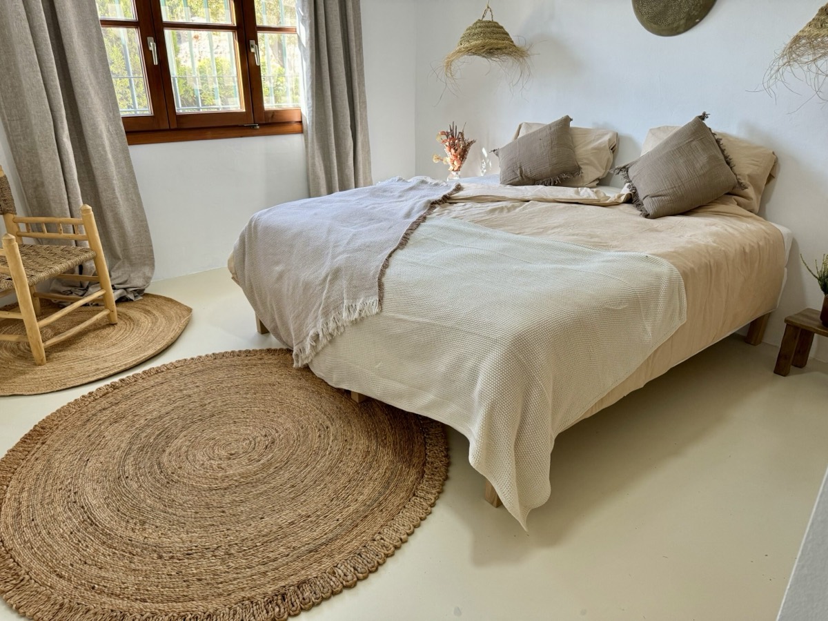 Slaapkamer in zachte natuurlijke tinten
